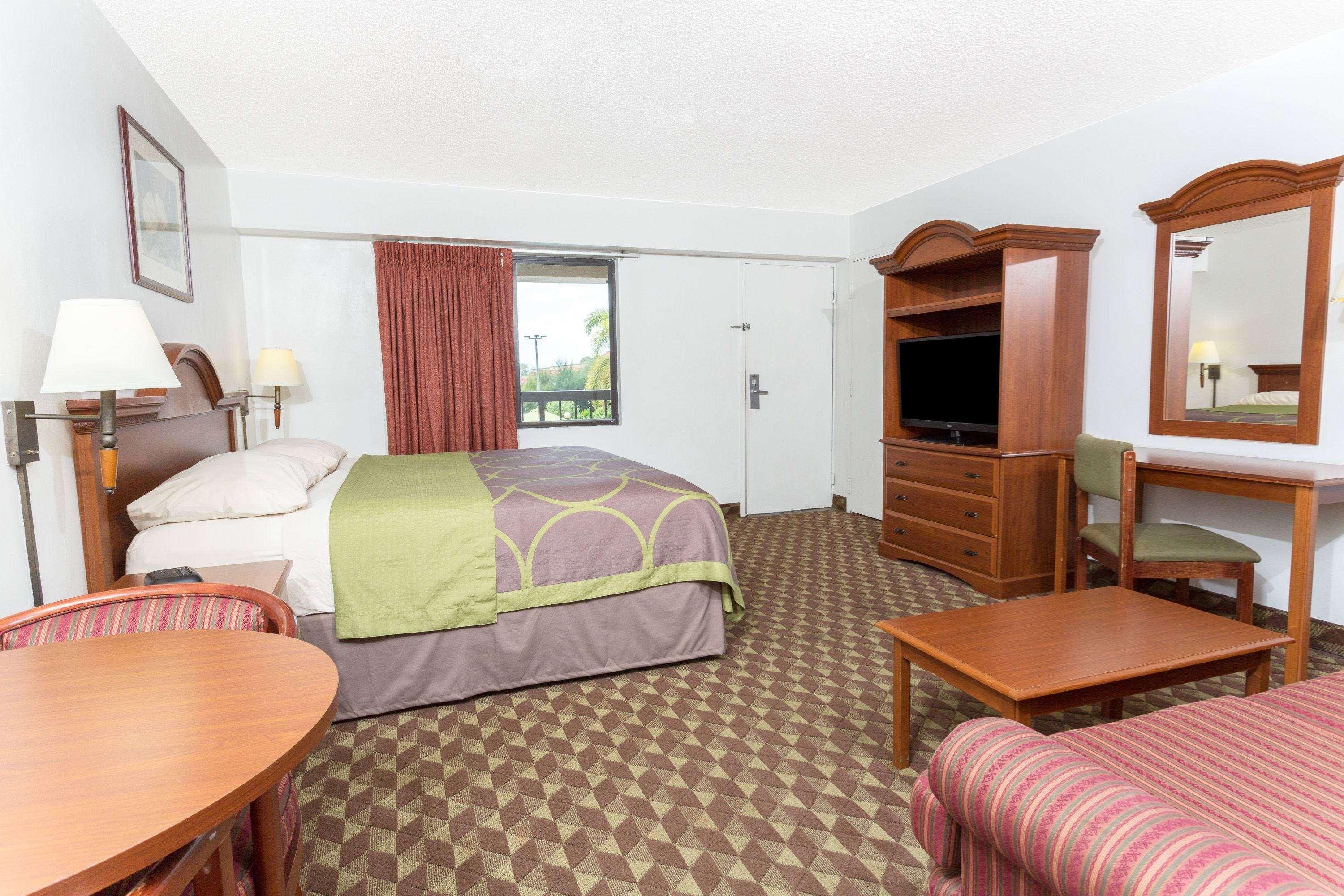Super 8 By Wyndham Riviera Beach West Palm Beach Exterior photo