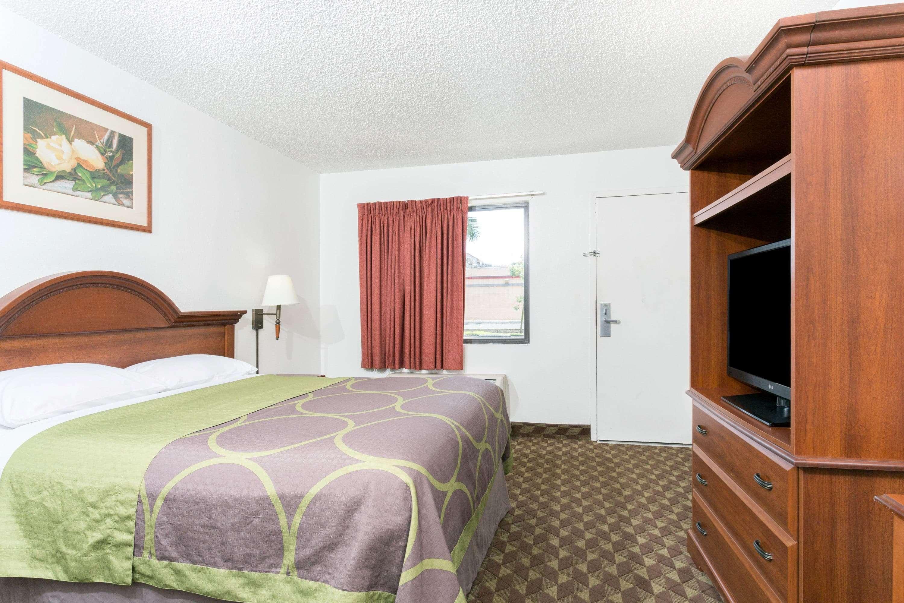 Super 8 By Wyndham Riviera Beach West Palm Beach Exterior photo