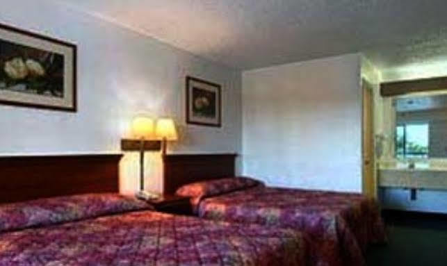 Super 8 By Wyndham Riviera Beach West Palm Beach Exterior photo